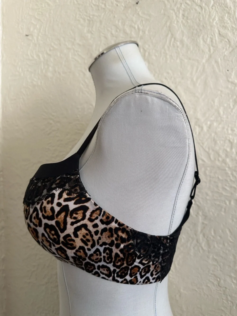 Victoria’s Secret Leopard Print Black Lace Push-Up Bra 34C